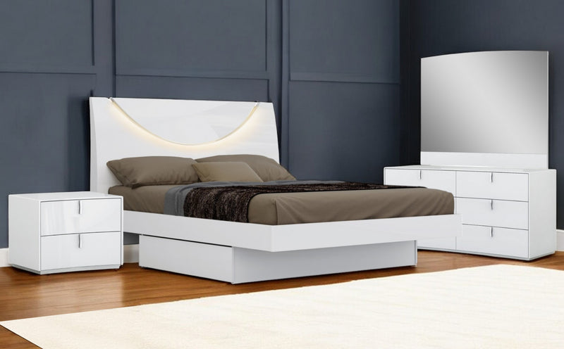 Four Piece White Solid and Manufactured Wood Bedroom Set With Mirror